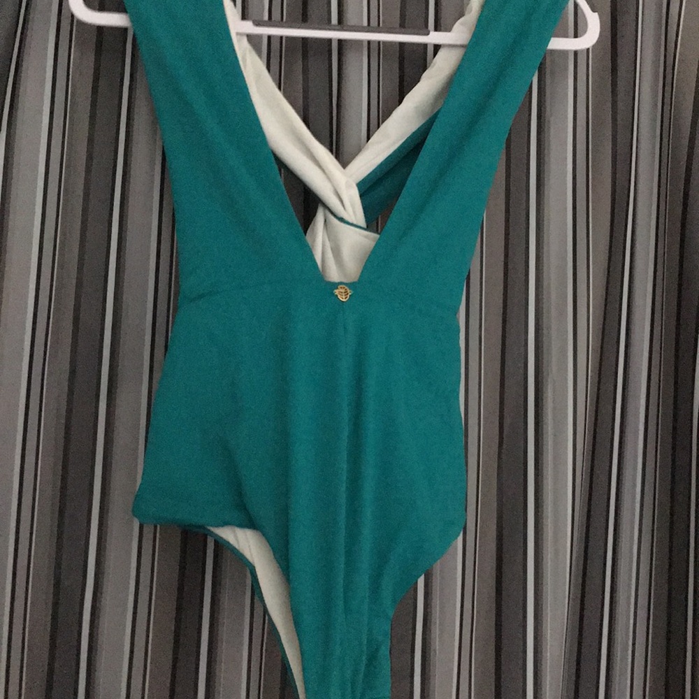 Estvio NWT one piece asain suit